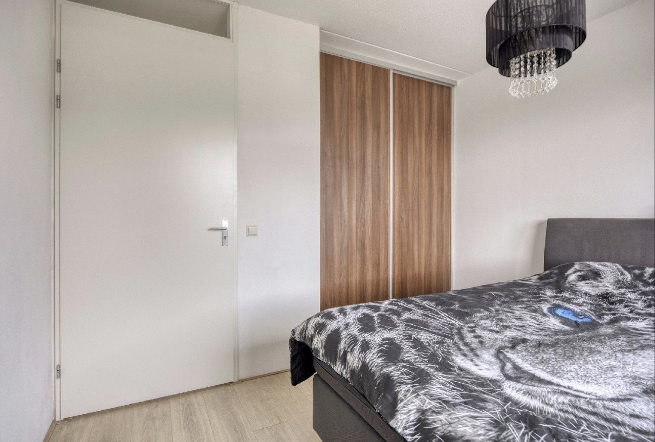 Instapklare twee onder een kap woning met garage in de Goese wijk Mannee