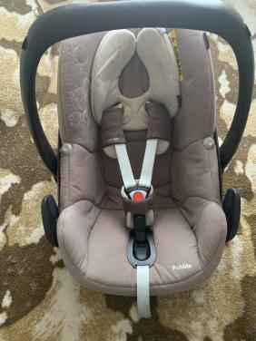 Maxi Cosi Pebble met regenhoes en voetenzak