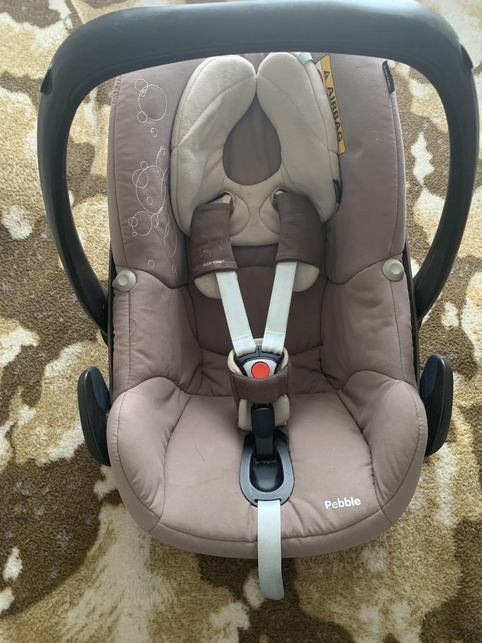 Maxi Cosi Pebble met regenhoes en voetenzak