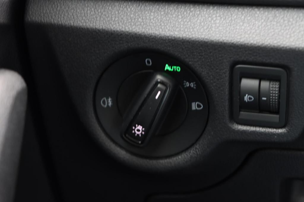 Skoda Kamiq 1.0 tsi ambition 110pk | carplay | cruisecontrol | airco