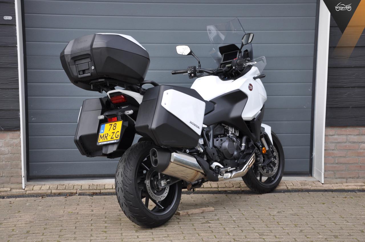 Honda NT1100 zeer compleer 13300 kms BTW motor