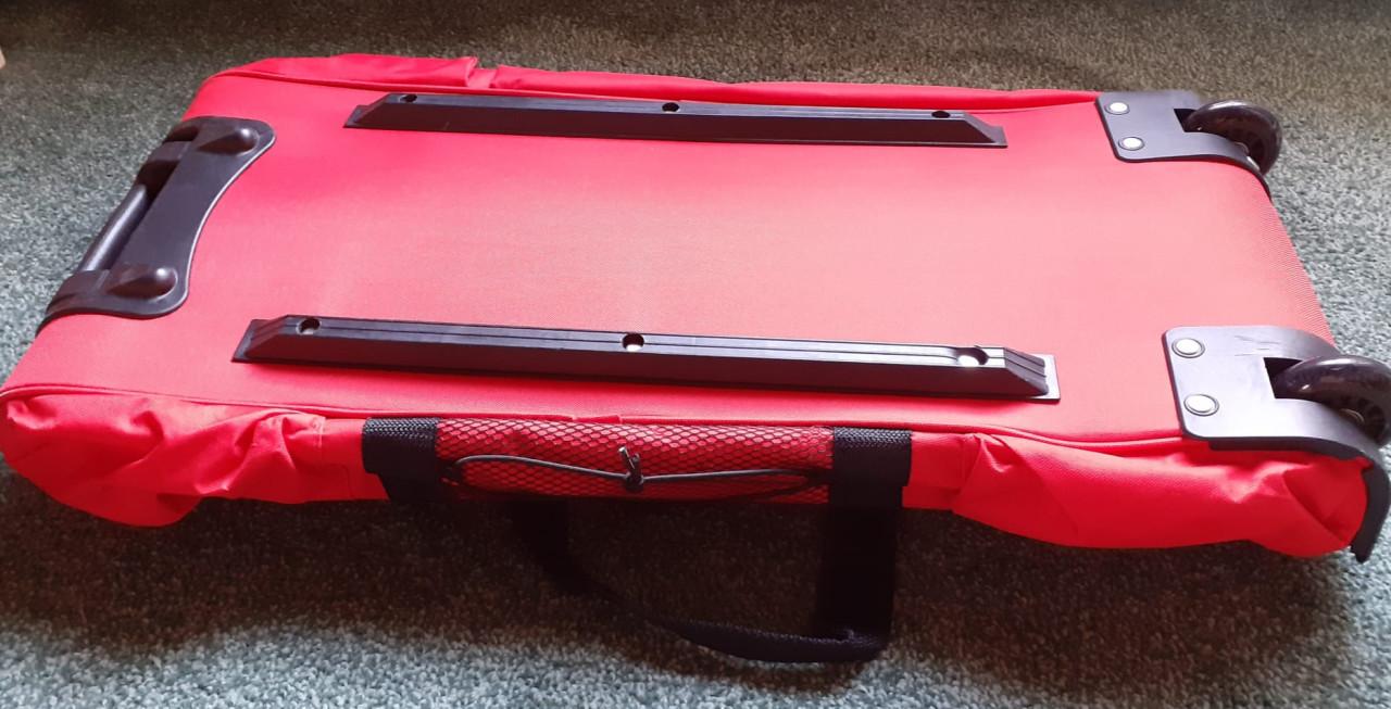 Reistas/Sporttas op 2 wielen. Rood