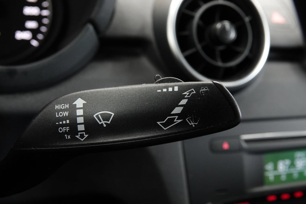 Audi A1 Sportback 1.0 tfsi | airco | pdc | 17" |