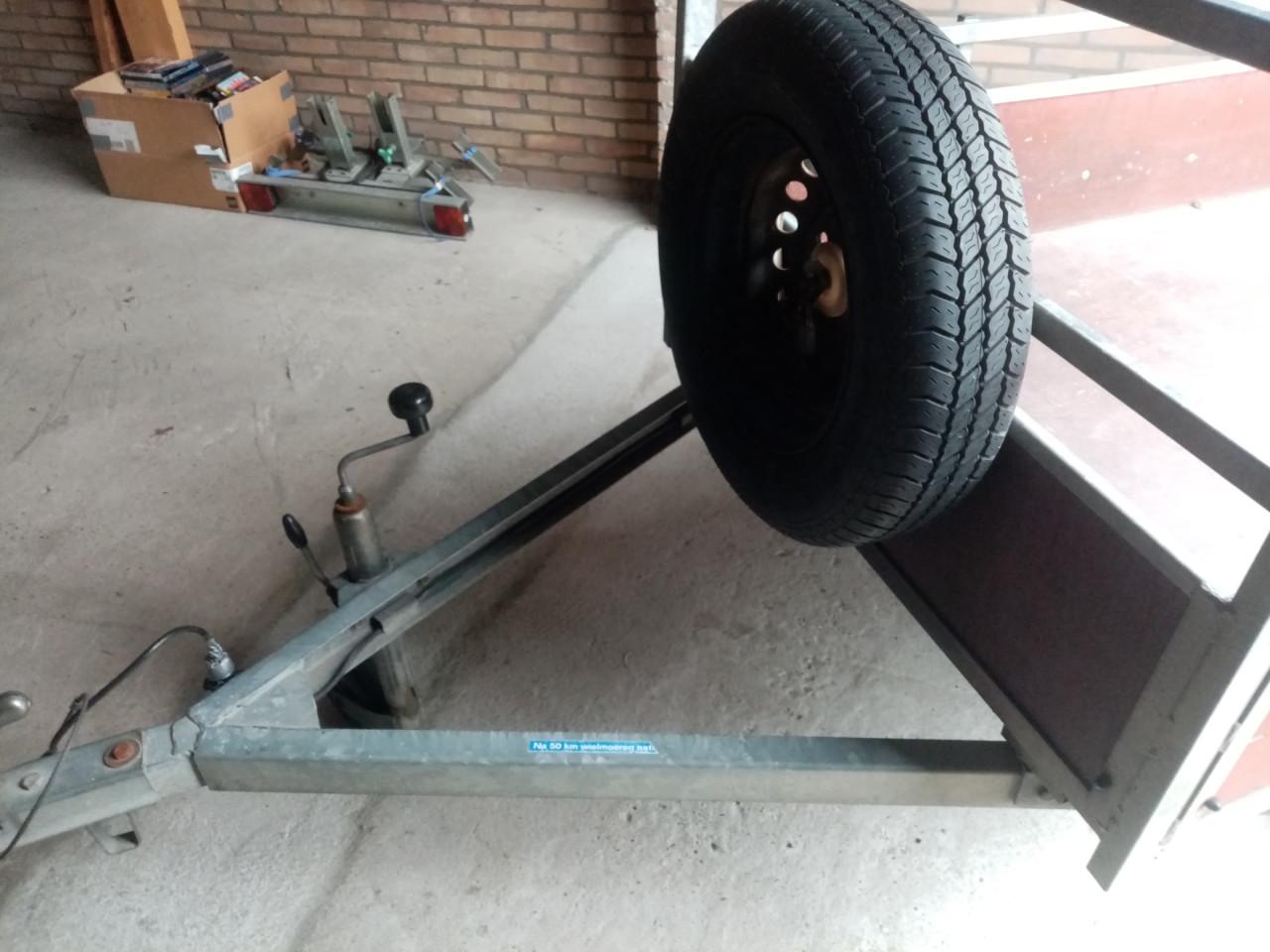 Te koop ongeremde aanhangwagen