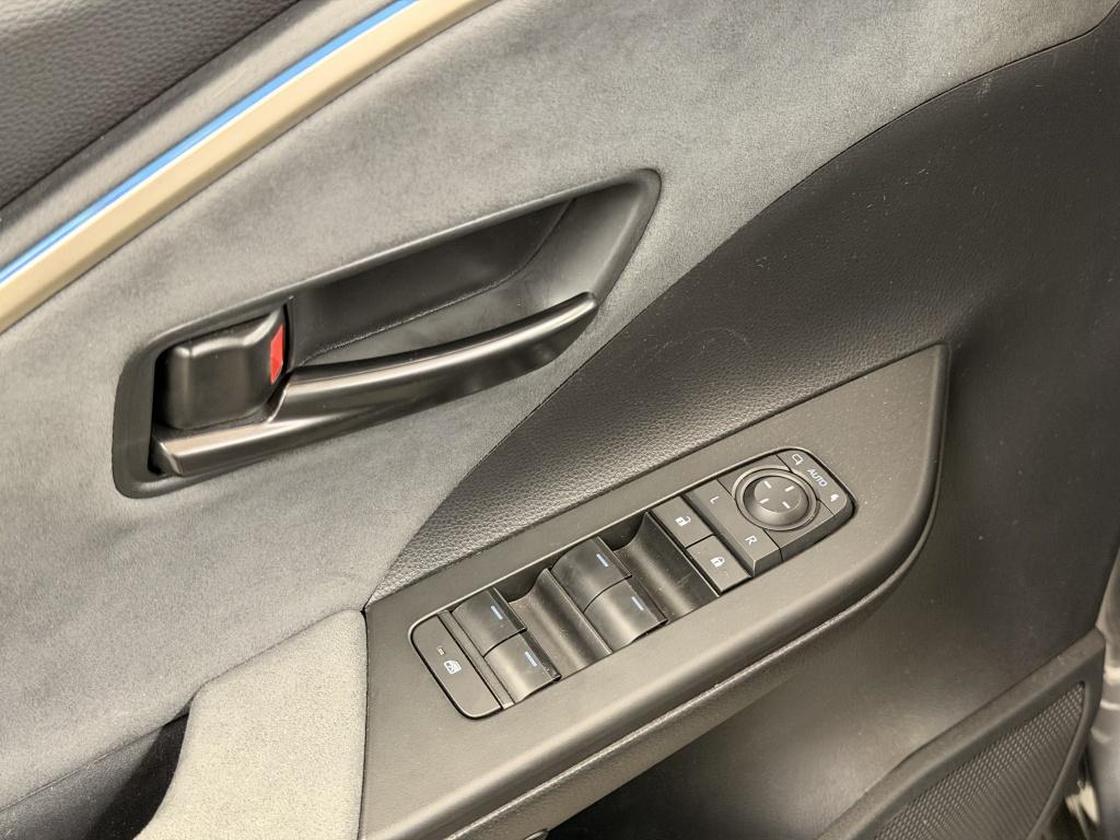 Toyota C-hr 2.0 phev 220 executive
