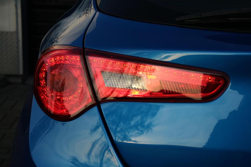 Alfa Romeo Giulietta 1.4 turbo super - blu misano - dab - navi - pdc - crui