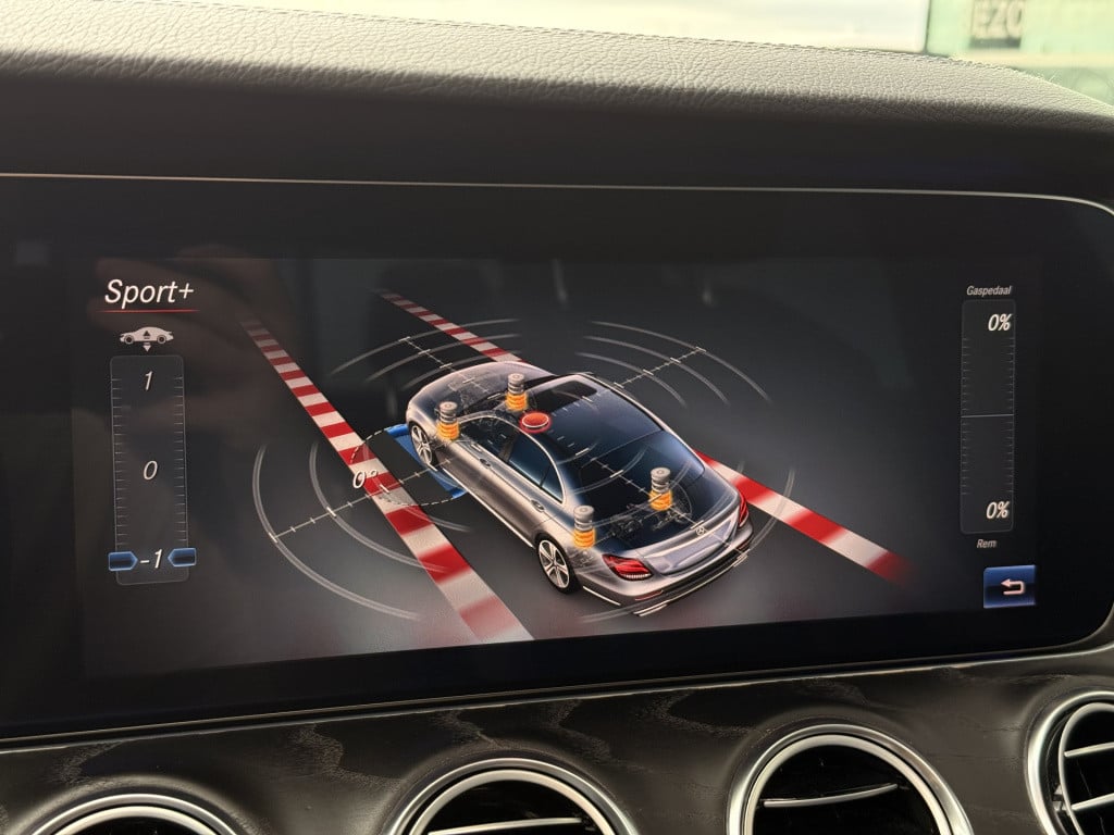 Mercedes-Benz E-Klasse 200 premium plus designo | amg | pano | burmester | 