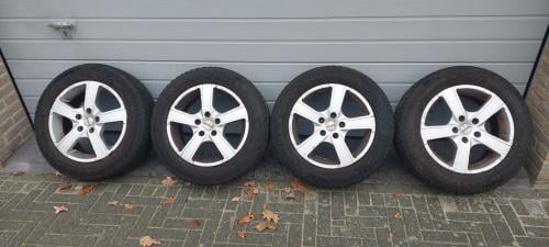 Winterbanden op velgen