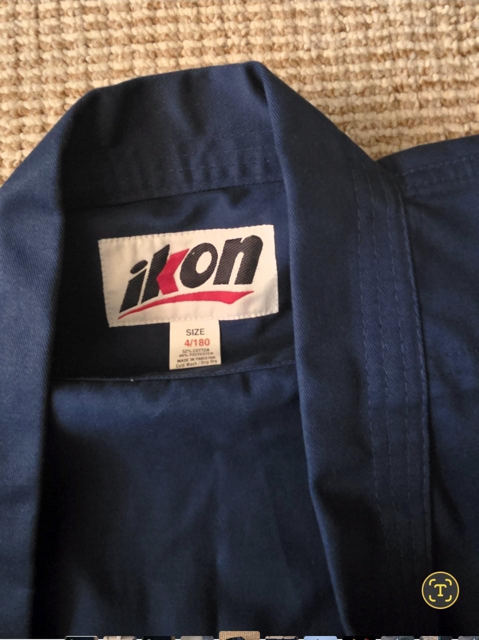 Mooi nieuw blauw judo/ vechtsport pak