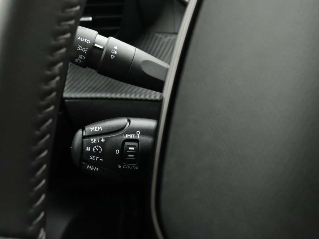 Peugeot 2008 100 pk active pack | rijklaar navigatie