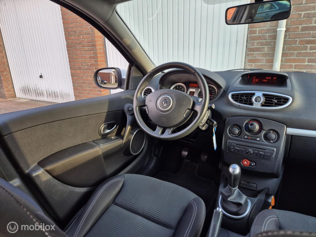 Renault Clio 1.2 authentique/ origineel nl / 5-deurs / cruisecontrol