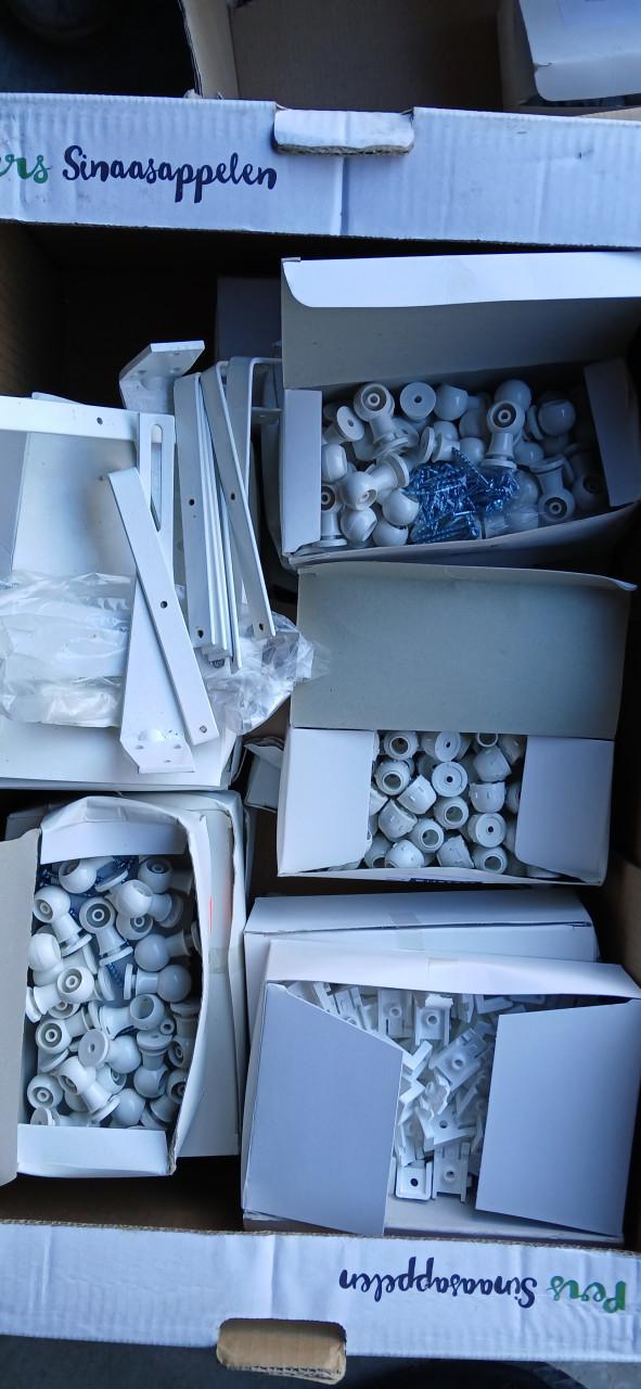 8 dozen gordijn ophangmateriaal en toebehoren