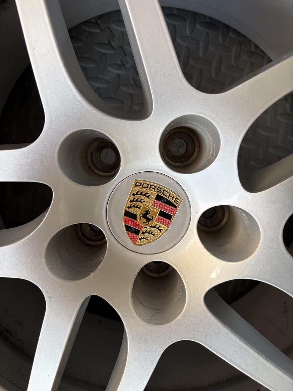 Porsche Macan Originele 18 inch velgen NIEUWSTAAT ALL SEASON