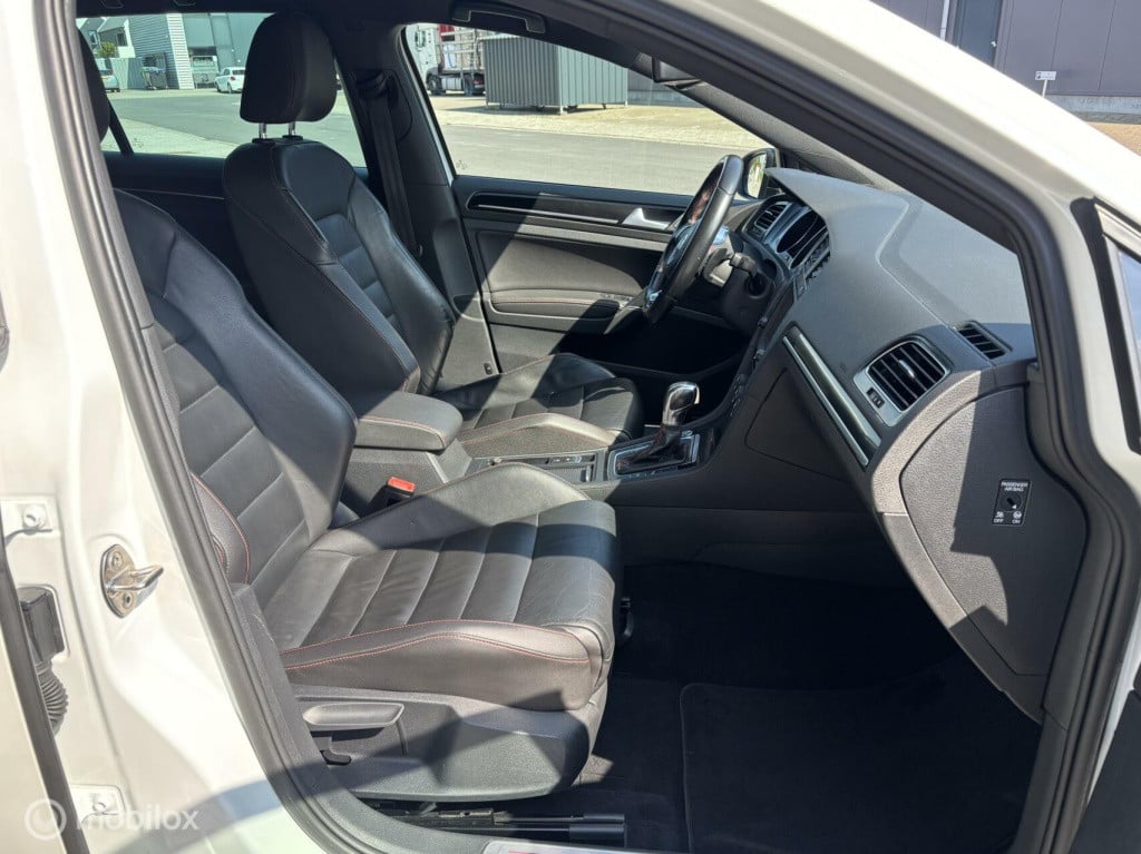 Volkswagen Golf 2.0 tsi gti performance,dsg, pano, acc