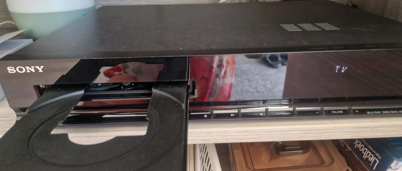 Blu-ray disc/DVD home Theatre System