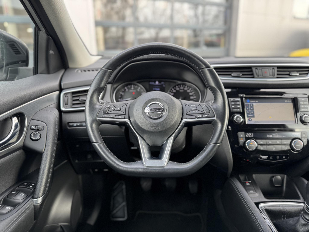 Nissan Qashqai 1.2 tekna | trekhaak | panoramadak | navigatie | 360° camera