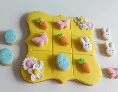 Tic tac toe cookie