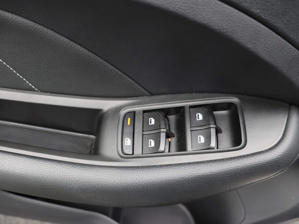 MG Zs-ev mg luxury 45 kwh mg zs ev luxury 45 kwh | leder | navi | panoramad