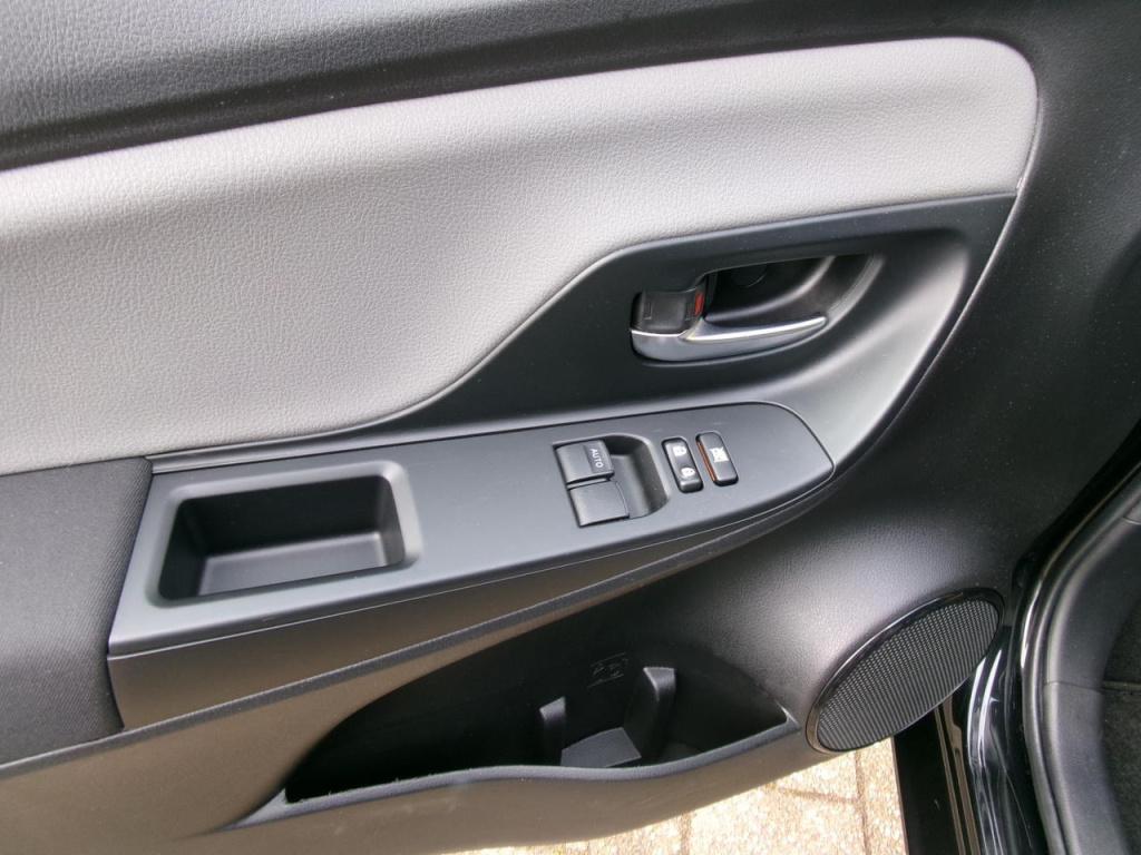 Toyota Yaris 1.5 hybrid clima, camera, multimedia, bluet.