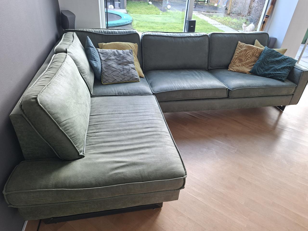 Hoekbank, Bank, Bankstel