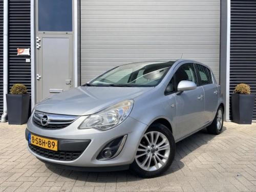 Opel Corsa 1.4-16v cosmo
