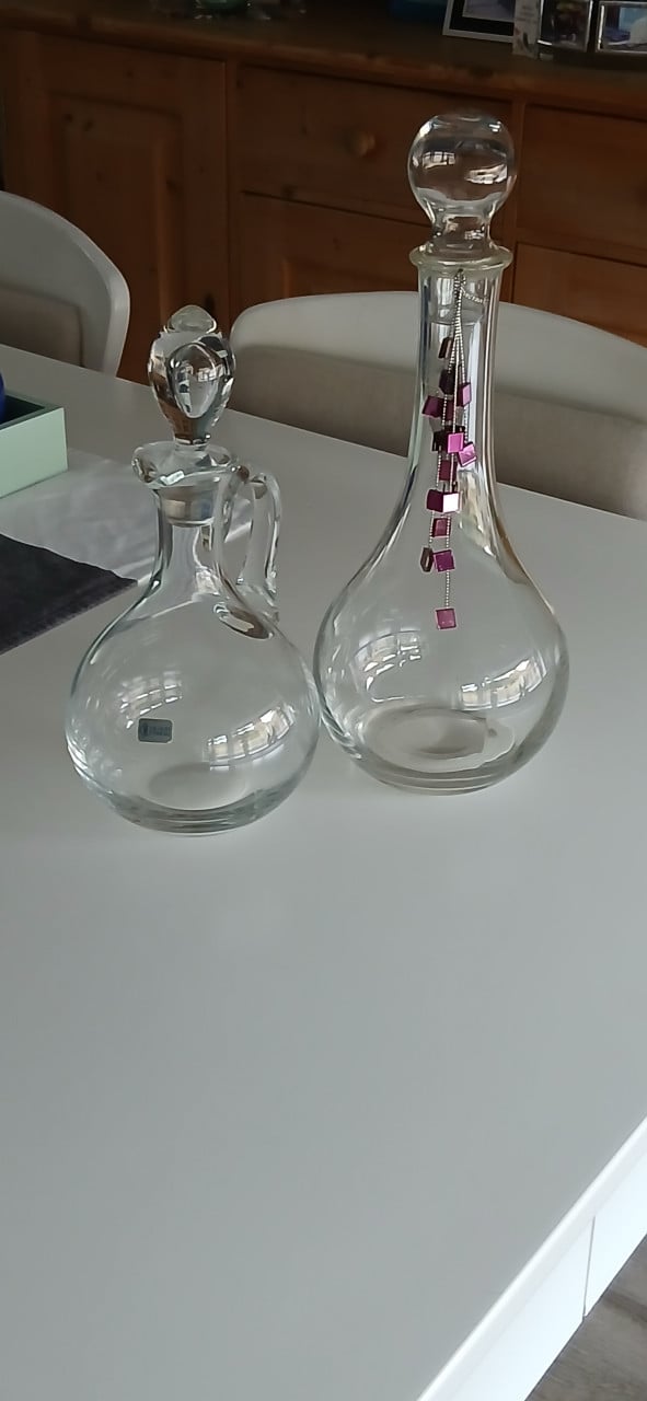 2 karaafs voor wijn of sier