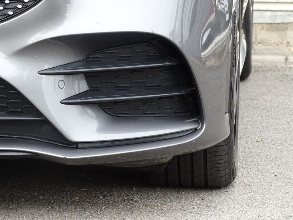 Mercedes-Benz A-Klasse 180 business solution amg | pano | led | el trekhaak