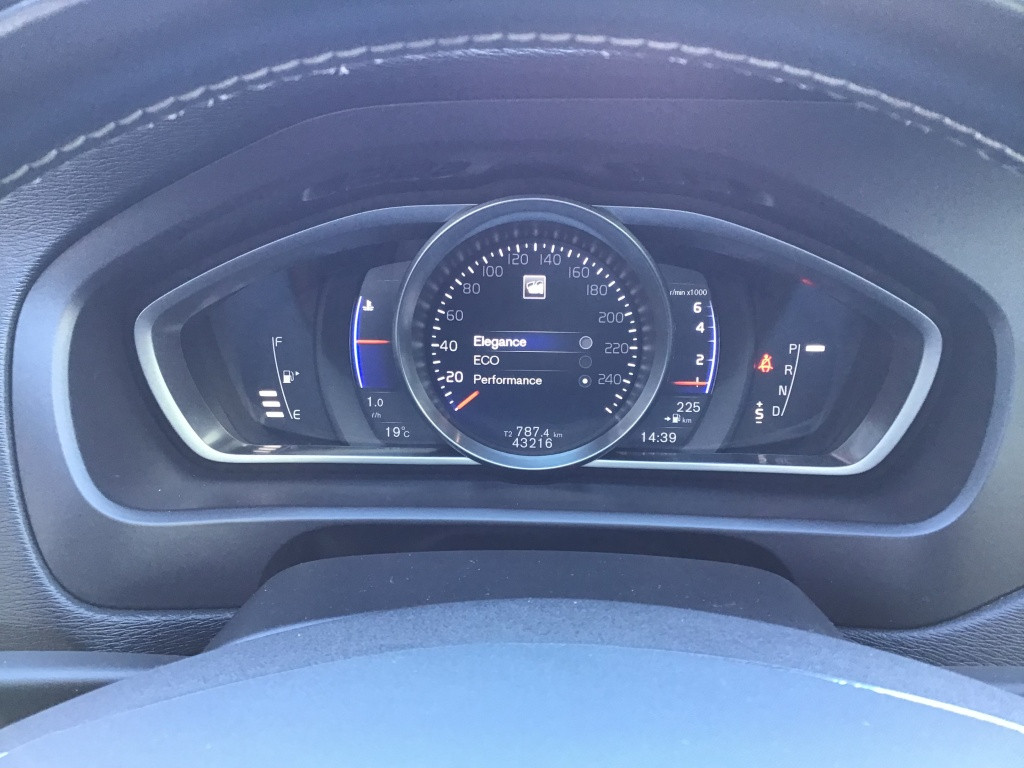 Volvo V40 1.5 t3 polar+ sport leder panoramadak harman kardon camera