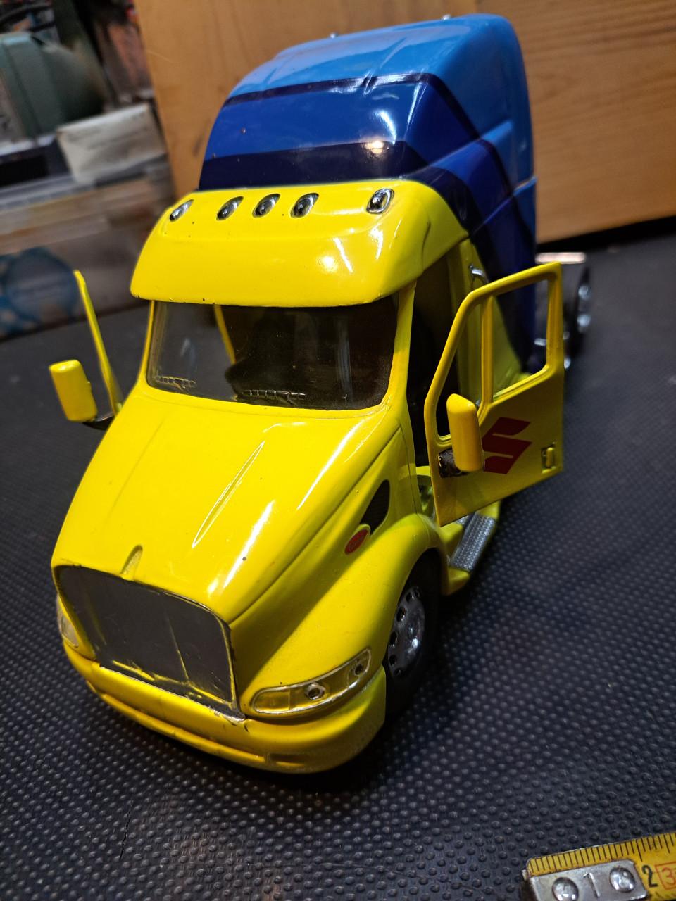 Suzuki cross , truck Ricky Carmichael