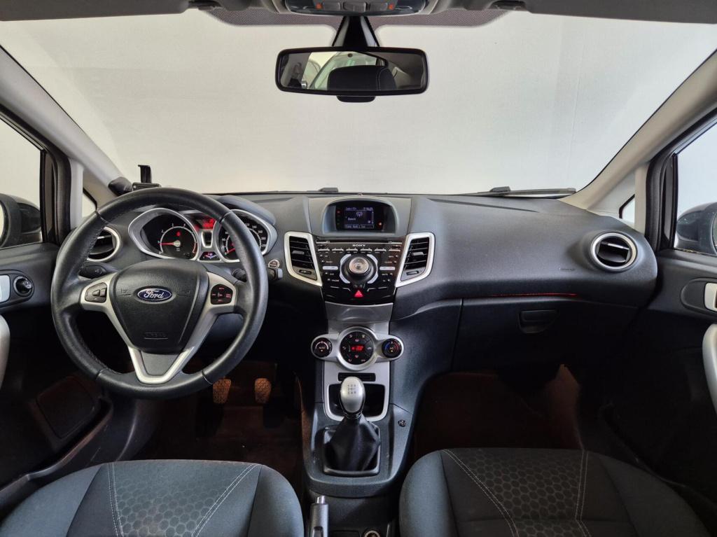 Ford Fiesta 1.25 titanium / keyless / cruisecontrol / nieuwe distriebutieri
