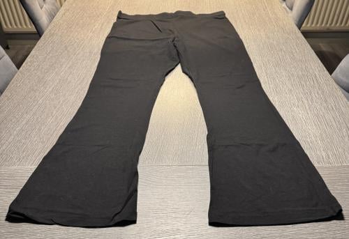 Te koop: flared leggings.