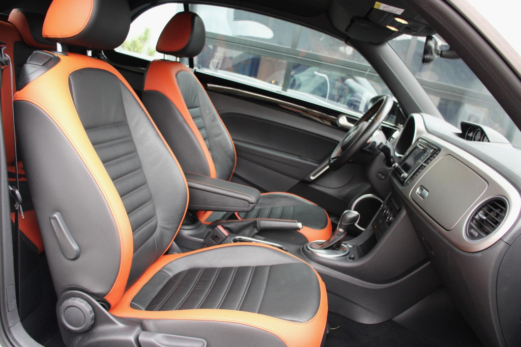 Volkswagen New Beetle cabriolet 1.4 tsi r-line club bluemotion - dab - led 