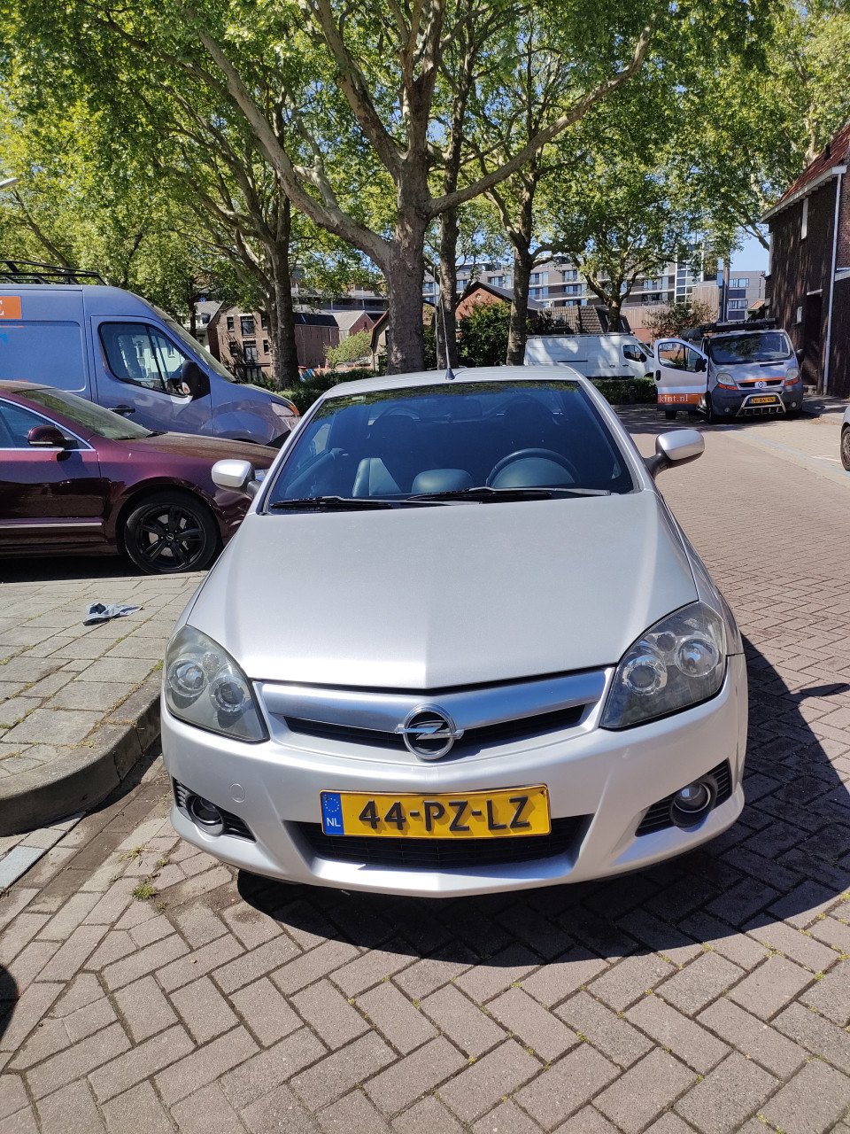 Opel Tigra 1.8 16V Twintop 2005 Grijs