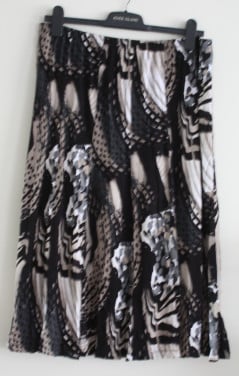 Rok zwart beige wit patroon maat 44