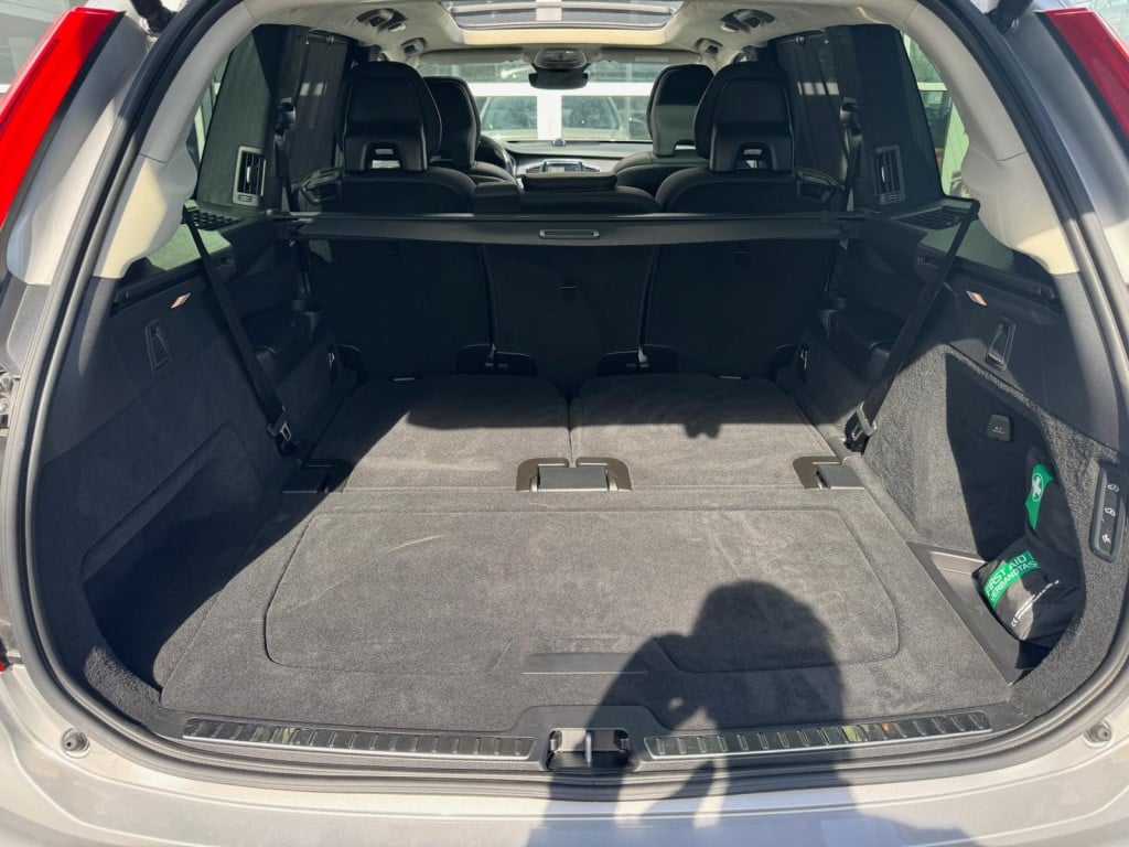 Volvo XC90 t8 455pk recharge ultra dark| full options!! b&w | luchtvering