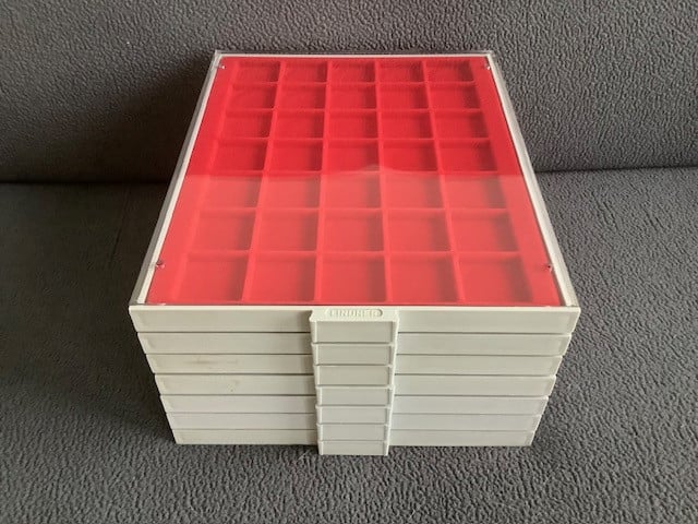 Lindner cassettes , diverse vakindelingen , gebruikt , 7 stuks.