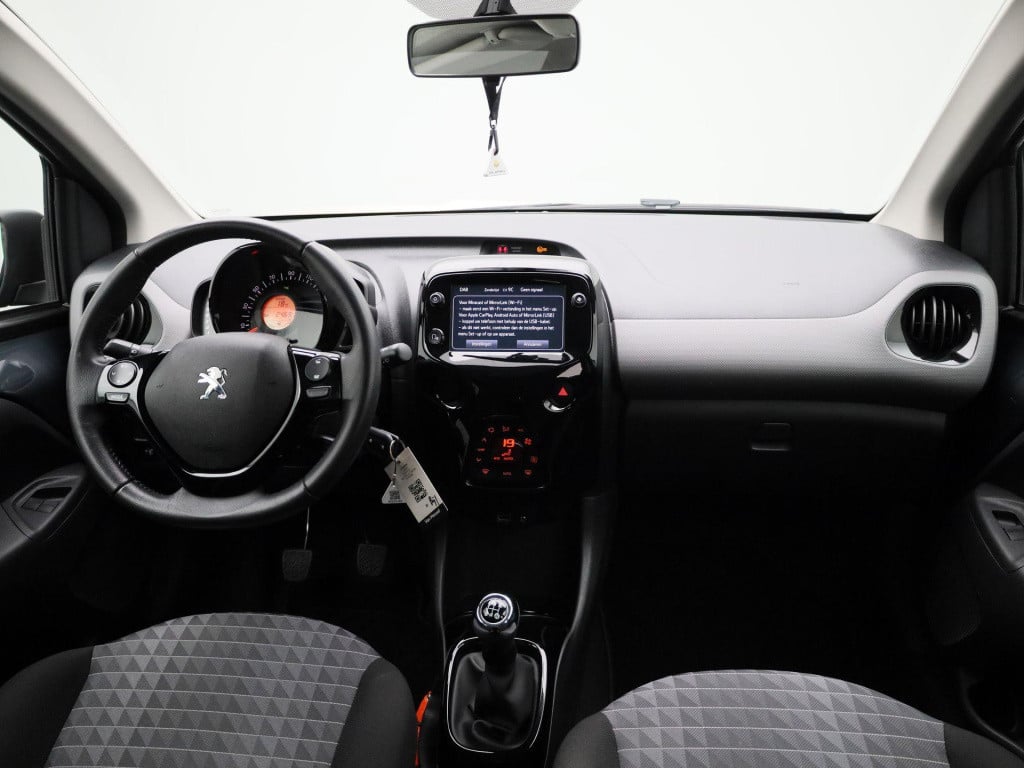 Peugeot 108 1.0 e-vti allure | lmv | climate control | dab | apple carplay 