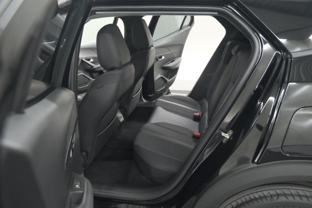 Peugeot 2008 puretech 102 allure pack | camera | apple carplay | parkeersen