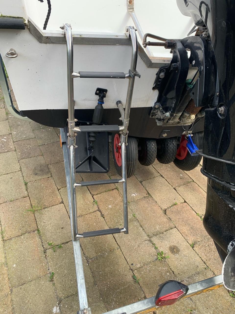 Pilot 520 Sea Fishing Boat Complete