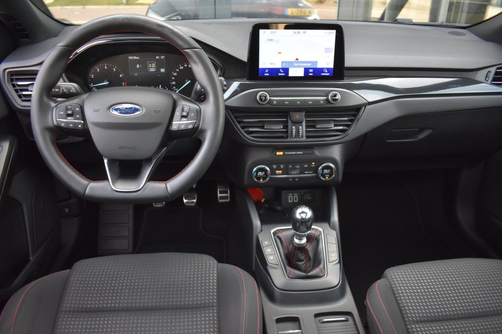 Ford Focus wagon 1.0 ecoboost hybrid st line | panoramadak | apple carplay 