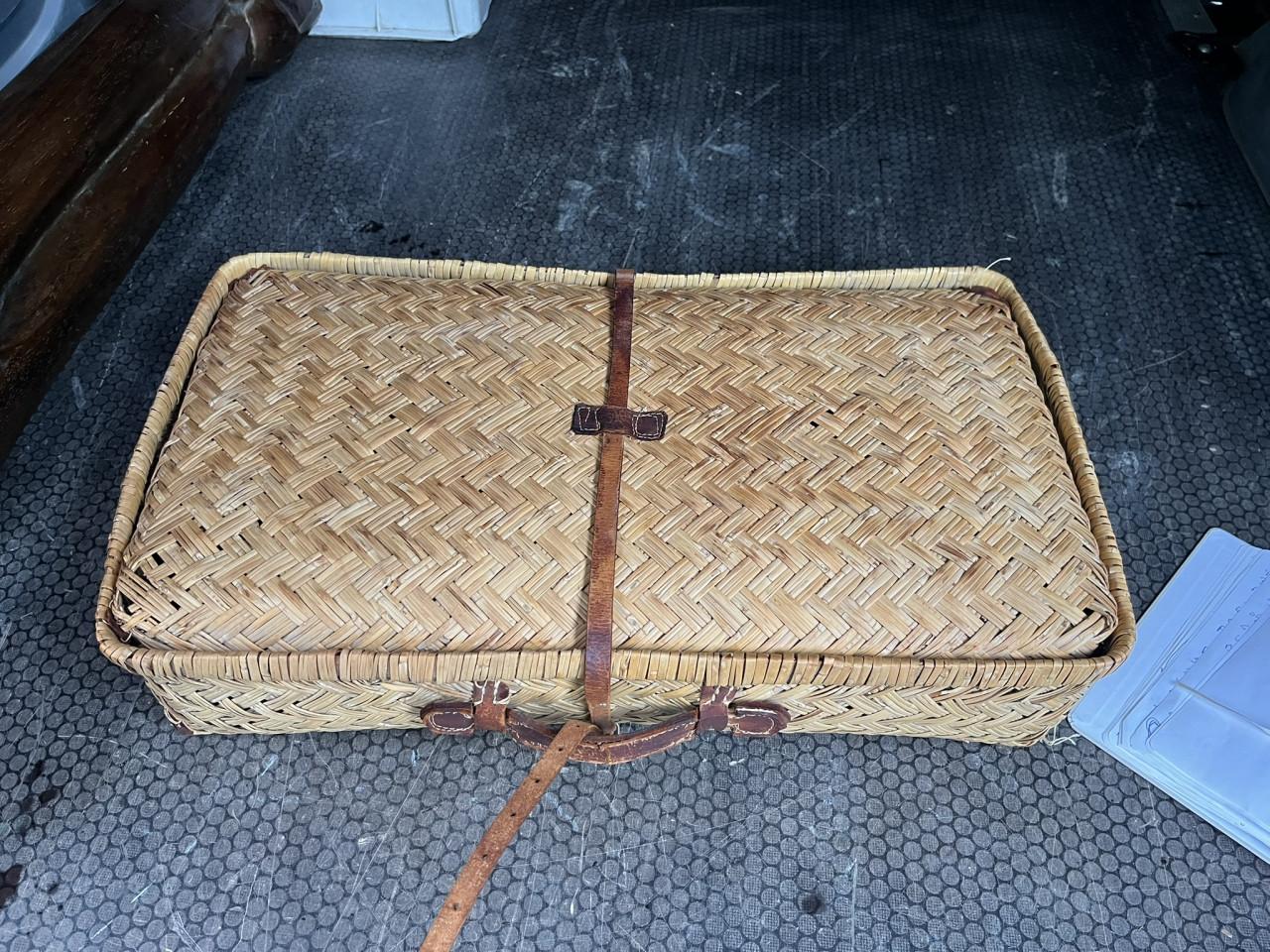 Antiek rieten koffertje