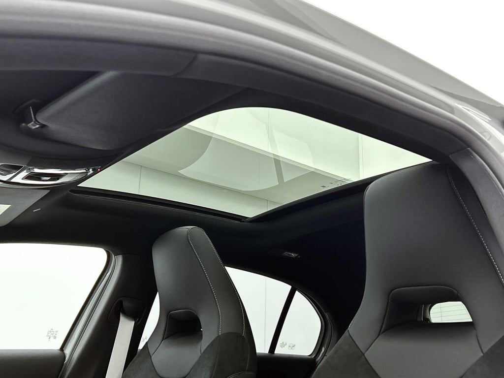 Mercedes-Benz A-Klasse 180 business solution amg | nightpakket | amg line p