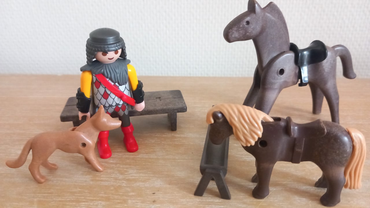 Playmobil ridder, paardjes met drinkbak