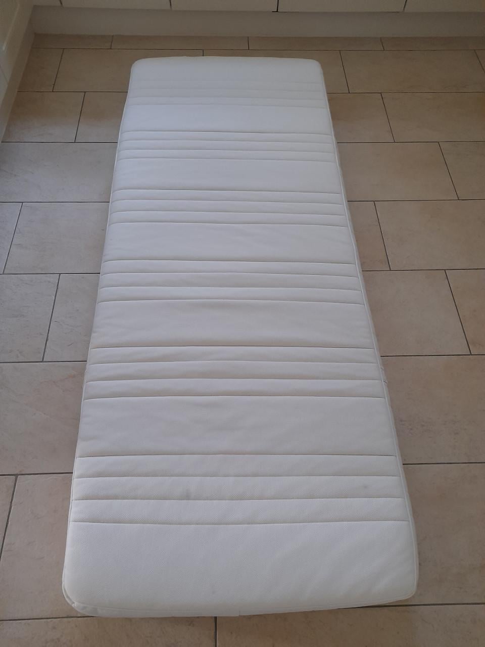 80 x 200 x 19 Matras (in goede nette staat)