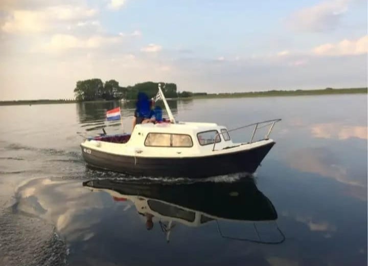 Te koop boot met trailer