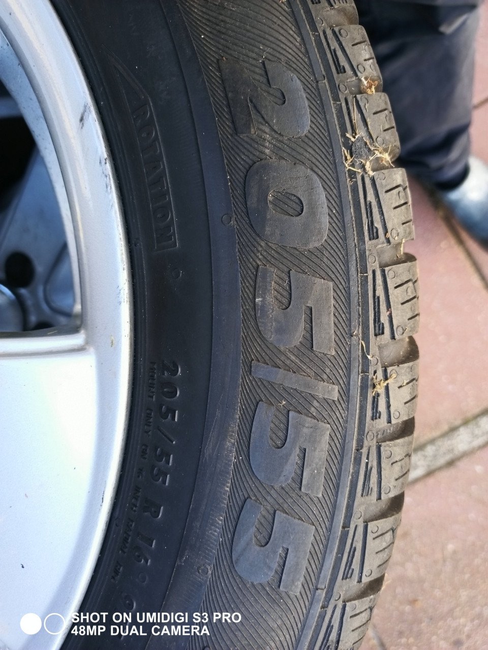 Autobanden met velg
