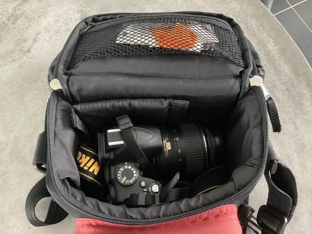 Nikon D3000 spiegelreflexcamera met 18-55 lens