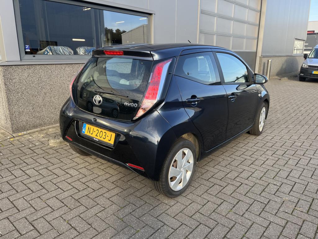 Toyota Aygo 1.0 vvt-i x-play