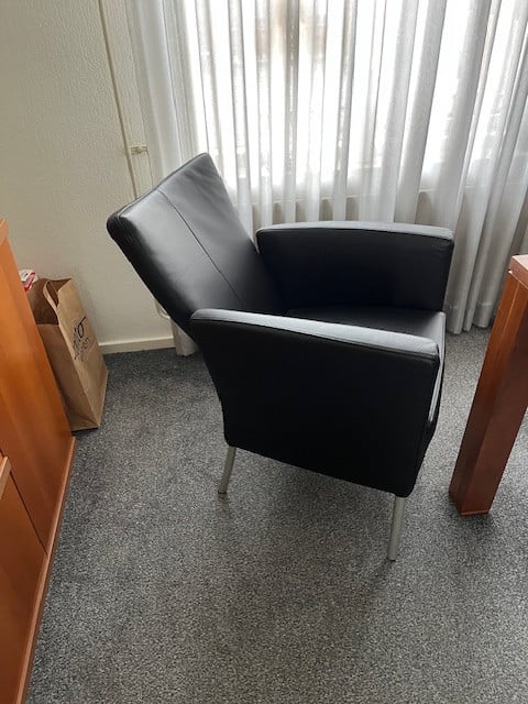 Eettafel met stoelen