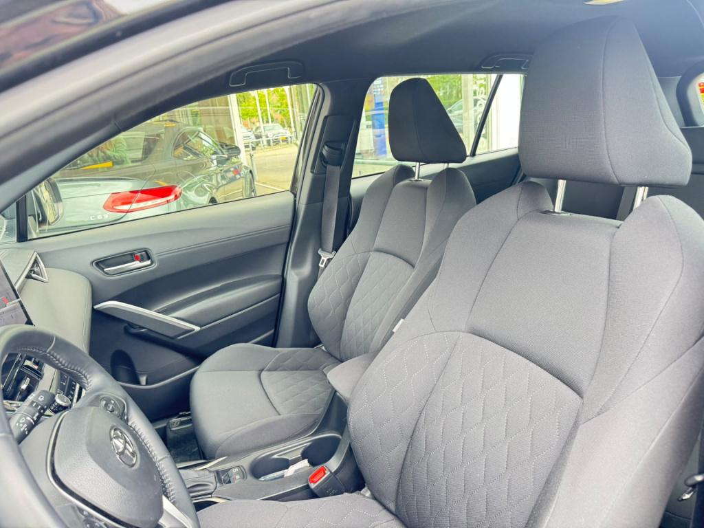 Toyota Corolla Cross hybrid 200 business plus